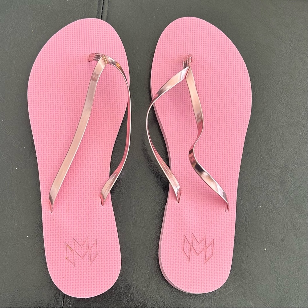 Malvasia Lux Cotton Candy Flip Flops, Size 9/10